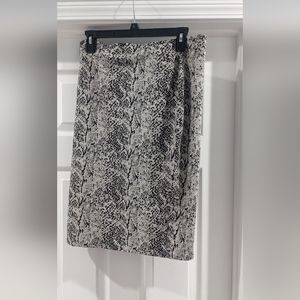 Women's Apt 9  Size M Skirt